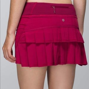 Red Lululemon mini skirt